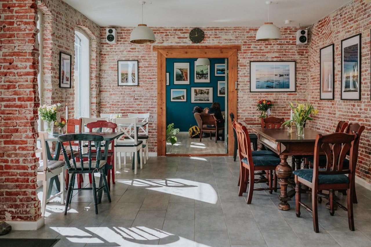 Kefs Guesthouse & Cafe Ерескебінґ Екстер'єр фото