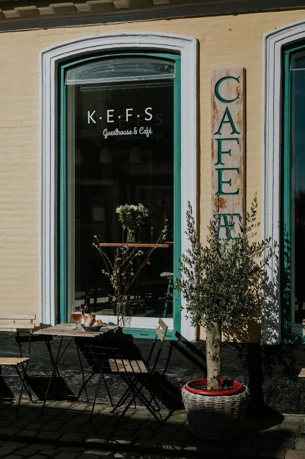 Kefs Guesthouse & Cafe Ерескебінґ Екстер'єр фото