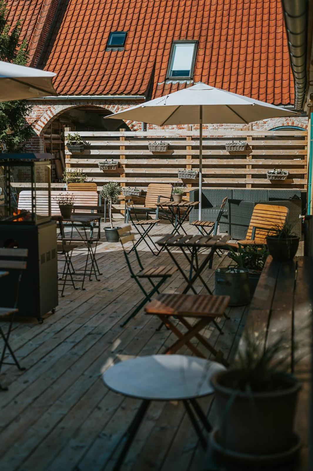 Kefs Guesthouse & Cafe Ерескебінґ Екстер'єр фото
